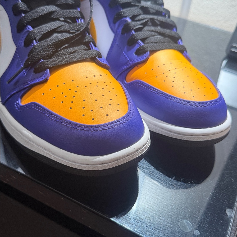 Nike Air Jordan 1 Mid Lakers Purple University Gold Retro DQ8426-517 Mens New - Picture 7 of 8
